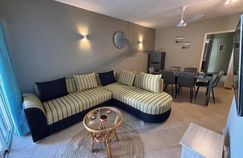 La Mivoie Apartamento | West Riviera - Centrally Located Apartment close to the beach with breakfast.