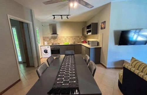 La Mivoie Apartamento | West Riviera - Centrally Located Apartment close to the beach with breakfast.