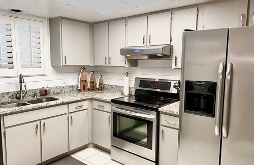 Burnt Store Marina Condominio | West's Endless Summer
