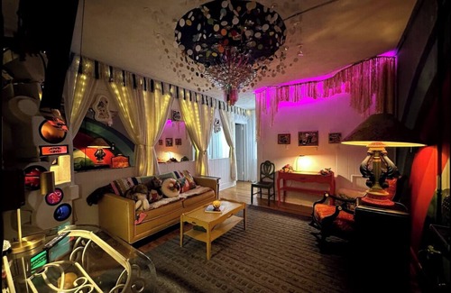 Winston - Salem Casa | West Salem Art Hotel: Artful Lodging and Lodging for Art.