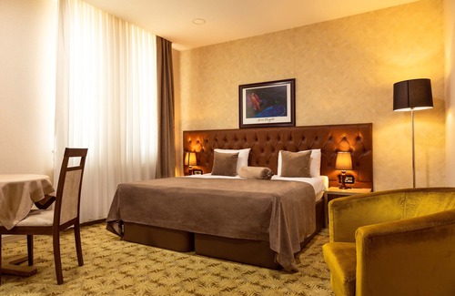 Baku Hotel | West Shine Hotel