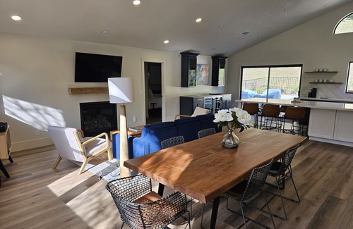Templeton Casa | West Side 3BR/3BA - En suite layout, Pool&Hot Tub, nestled in oak covered hills!
