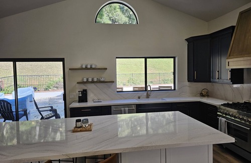 Templeton Casa | West Side 3BR/3BA - En suite layout, Pool&Hot Tub, nestled in oak covered hills!