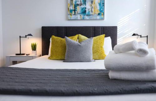 Charlotte Park Casa | West Side Charmer Convenient Location