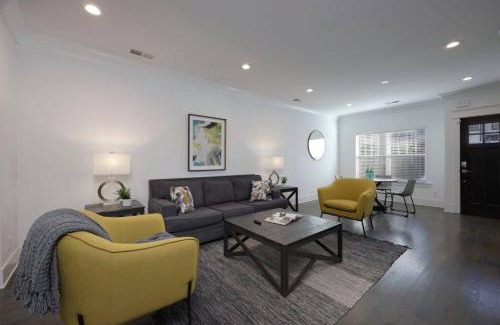 Charlotte Park Casa | West Side Charmer Convenient Location