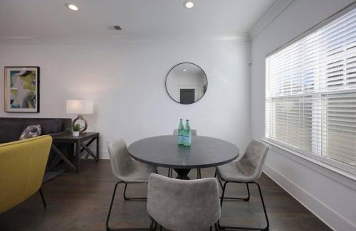 Charlotte Park Casa | West Side Charmer Convenient Location