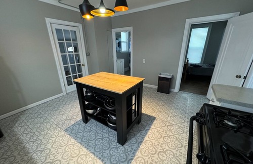 Grand Rapids Casa | West Side Gem... 3-bedroom house in Grand Rapids with AC, WiFi, Laundry for 6