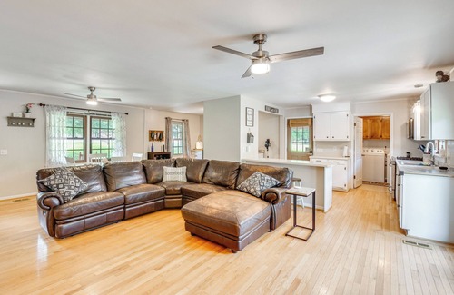 West Union Casa | West Union Home w/ Saltwater Pool on 2 Acres!