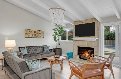 Woodland Hills Casa | West Valley by AvantStay Large Yard w Pool