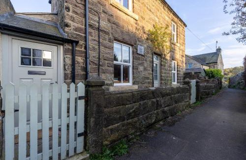 Matlock Casa | WEST VIEW COTTAGE - Charming Wensley Cottage in the Heart of Peaks