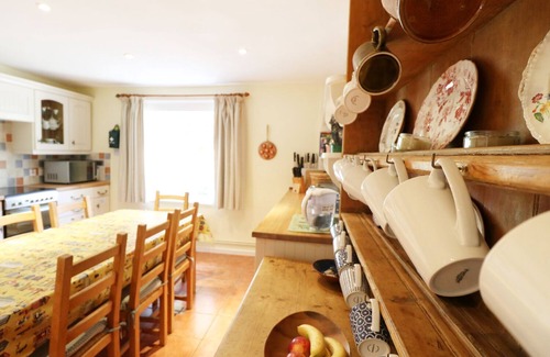 Shorwell Cabaña | VISTA AL OESTE, ideal para familias, con chimenea en Shorwell, Ref 964422