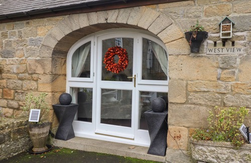 Capheaton Cabaña | WEST VIEW, pet friendly, character holiday cottage in Ponteland