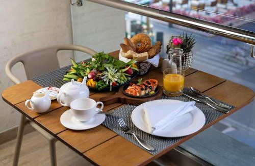 Doha Hotel | West Walk Retaj Hotel