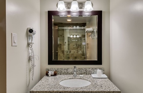 Saskatoon Downtown Hotel | West Wing at Park Town