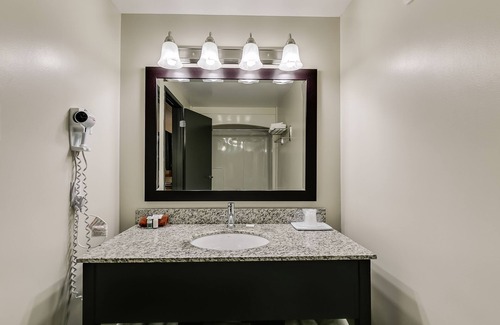 Saskatoon Downtown Hotel | West Wing at Park Town