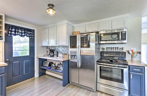 Westbrook Center Casa | Westbrook Home with Ocean Views - Walk to Beach