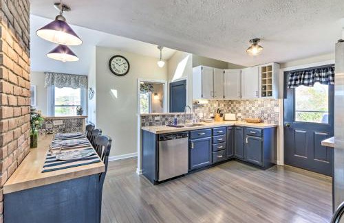 Westbrook Center Casa | Westbrook Home with Ocean Views - Walk to Beach