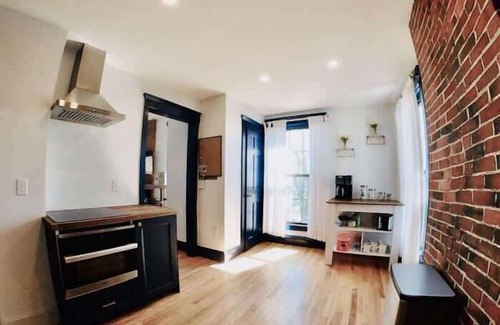 West End Apartamento | WestEnd Large Penthouse walk to Old Port w/Parking