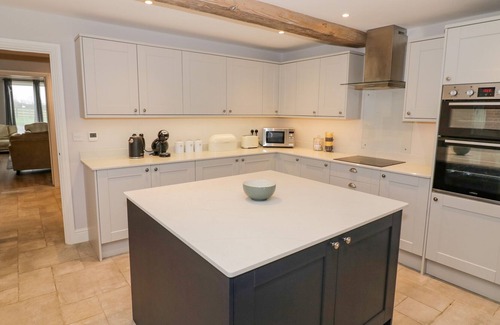 Gretton Otro | WESTER, character holiday cottage, with a garden in Crick