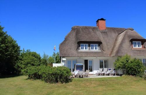 Nieblum Casa | Westerheide Modern retreat