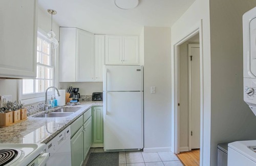 Jefferson Park Avenue Casa | Westerly Haven A-Casa-Baño Privado