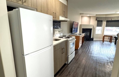 Leduc Hotel | Western Budget Motel 1
