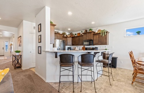 Caldwell Casa | Western Charm | Caldwell | Hot Tub | Near C of I