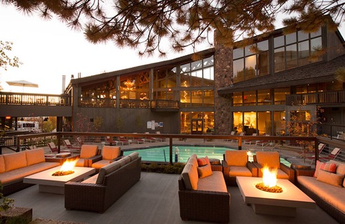 Jackson Apartamento | Western Guest Room + Balcony | Hot Tub Access