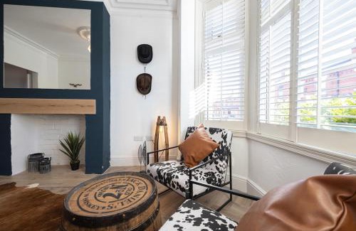 Warrington Casa | Western House - Central Warrington - Sleeps 5