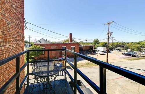 Decatur Apartamento | Western-Themed Decatur Studio on Main Street!