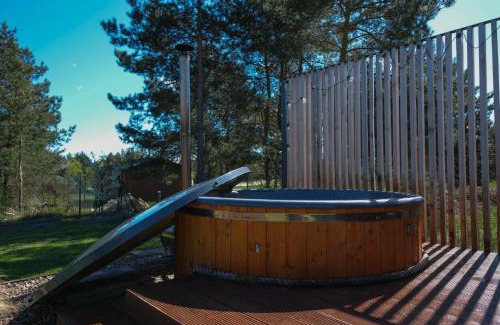 Sasino Apartamento | WestfalowaChatka domek z jacuzzi