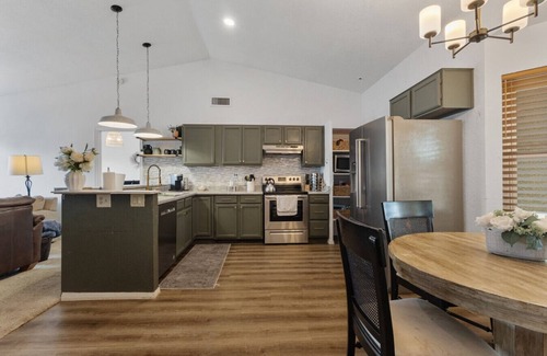 Glendale Casa | Westgate Pool & Stadium Stay
