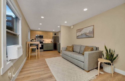 East Queen Anne Casa | Westlake Nest | Minutes to DT | Quiet & Renovated!