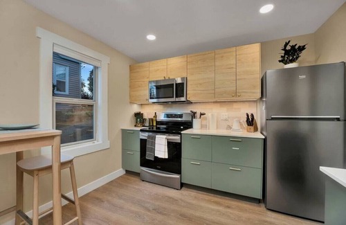 East Queen Anne Casa | Westlake Nest | Minutes to DT | Quiet & Renovated!