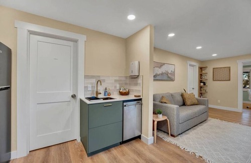 East Queen Anne Casa | Westlake Nest | Minutes to DT | Quiet & Renovated!
