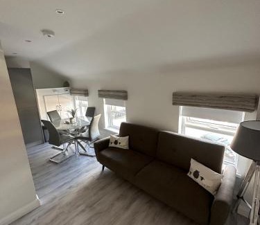 Bogside Apartamento | Westland Suites - Stylish, Modern, Elegant, Central Apartments A