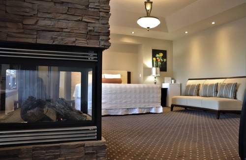 Kensington Casa | Westmount River Inn