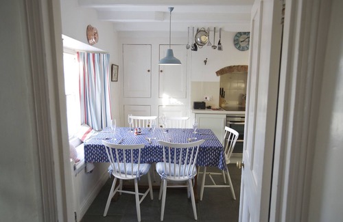 St. Mawes Cabaña | Westover Cottage is a delightful and deceptively spacious retreat