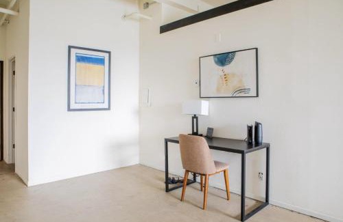 Westown Apartamento | Westown 1BR Apt Near Fiserv, Baird, and Theater District