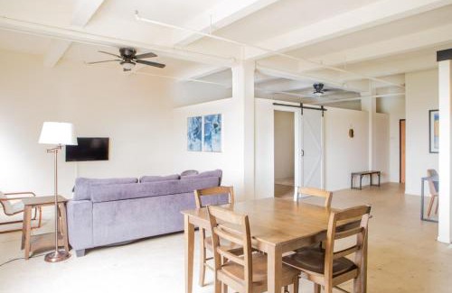 Westown Apartamento | Westown 1BR Apt Near Fiserv, Baird, and Theater District