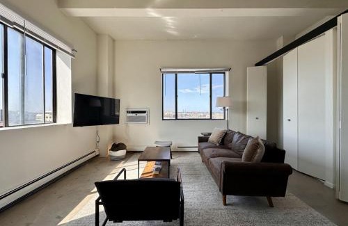 Westown Apartamento | Westown Studio Apt Near Fiserv, Baird, and Theater District
