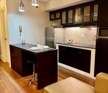 Alabang Apartamento | WestParc Cedar Comfort & Convenience in Alabang