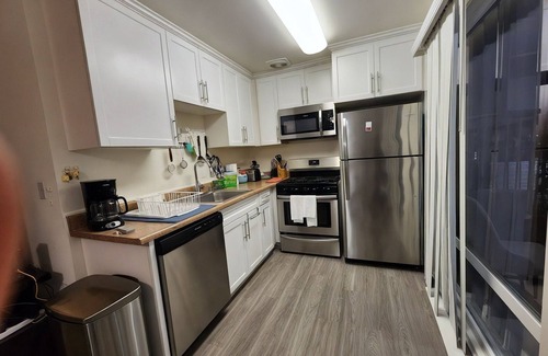 West Los Angeles Casa | Westpark 2BR Elite Residences, Free Parking