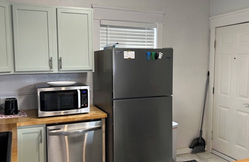 Westport Casa | Westport!! 2 bedroom with AC, 2 queen beds, 1 sleeper sofa full kitchen.Location