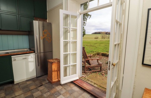 Westward Cabaña | WESTWARD PARK, pet friendly, character holiday cottage in Wigton