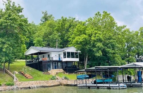 Osage Beach Casa | Wet Feet Retreat - With Onsite Boat Rental!