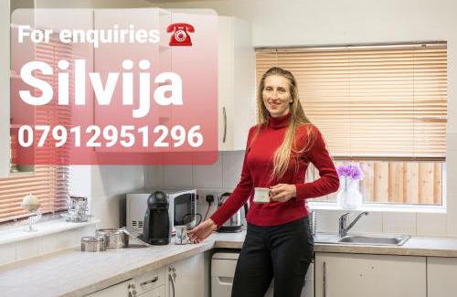 Luton Casa | Wetherne House, Beautiful Home, Parking Garden WiFi Self Check-in