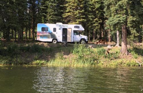 Bridge Lake Cama Y Desayuno | Wettstone Guest Ranch