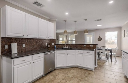 Hutto Casa | WeWelcome you to Hutto Heaven: Large Home w/ Pool