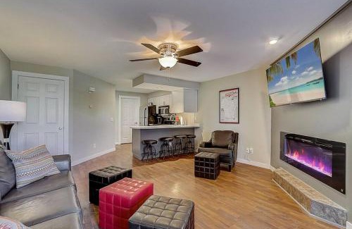 Lake Delton Apartamento | WFC II Lake Access - Family or Romance - Location!